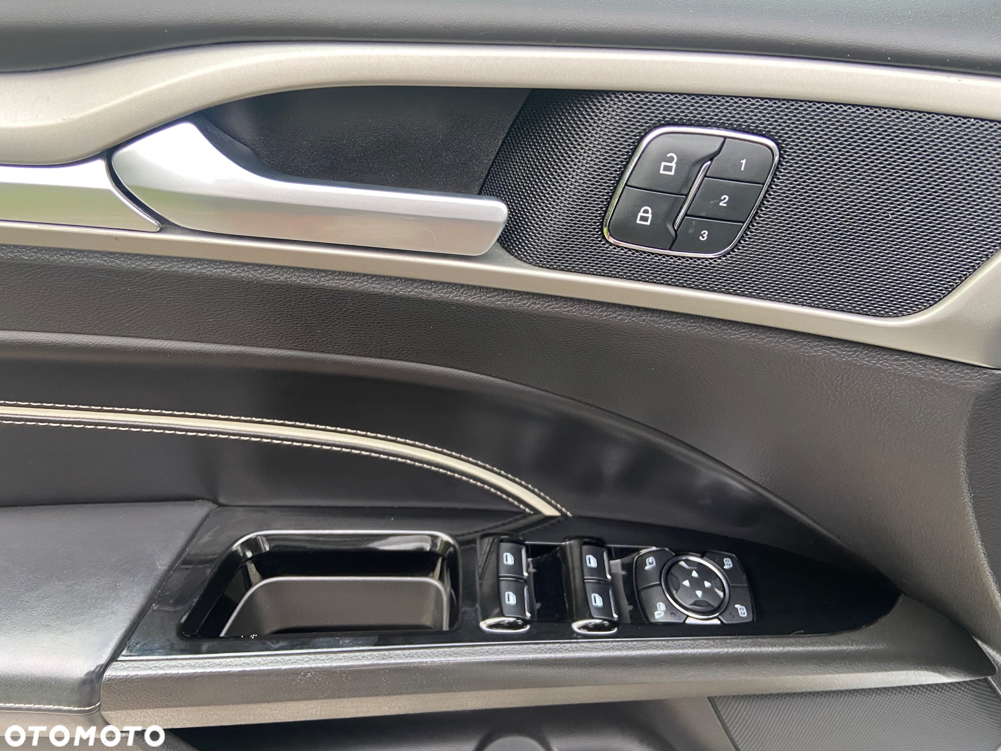 Ford Mondeo Vignale 2.0 TDCi PowerShift - 25