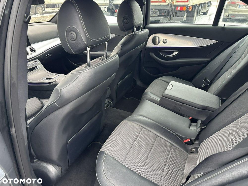 Mercedes-Benz Klasa E - 12