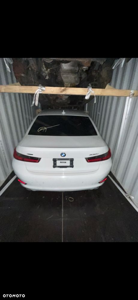 BMW Seria 3 330i xDrive Sport Line - 2