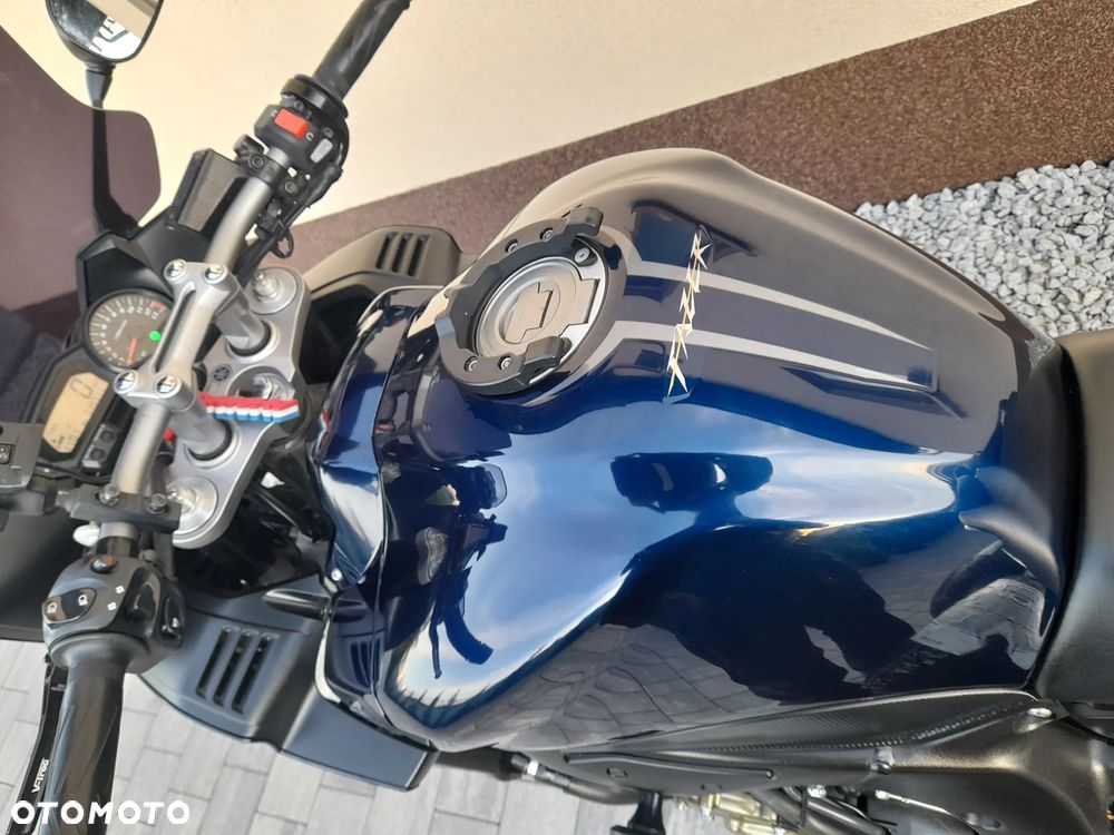 Yamaha FZ - 33
