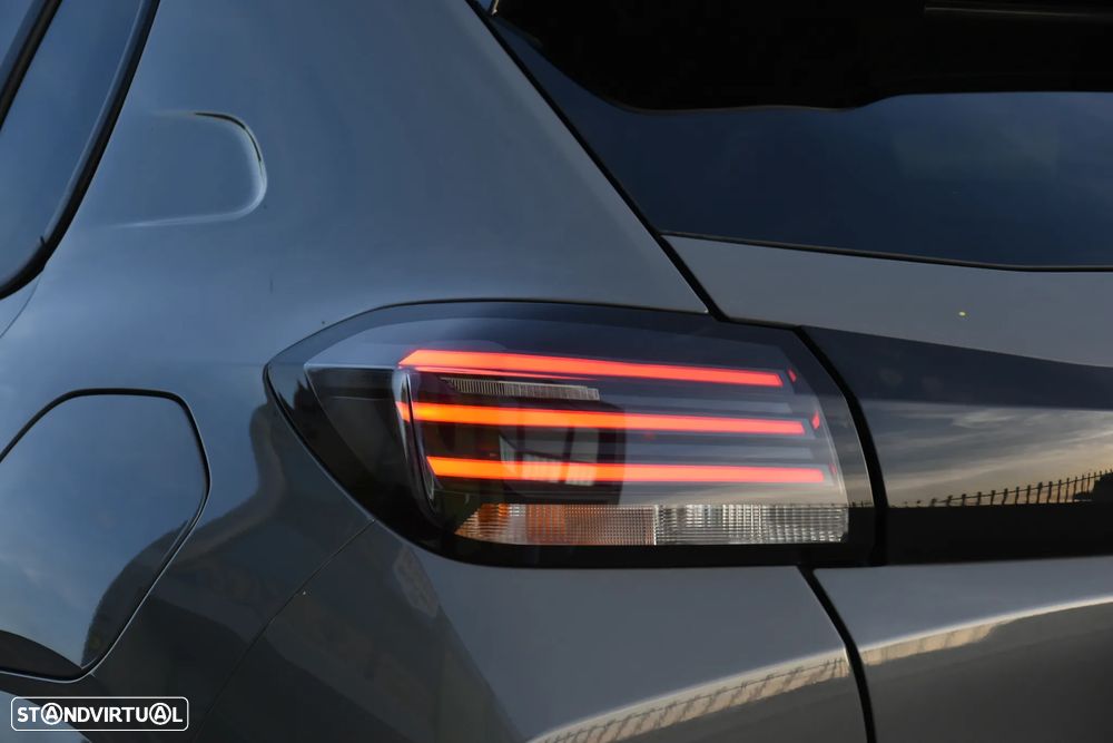 Peugeot 208 1.2 Hybrid Allure e-DCS6 - 8