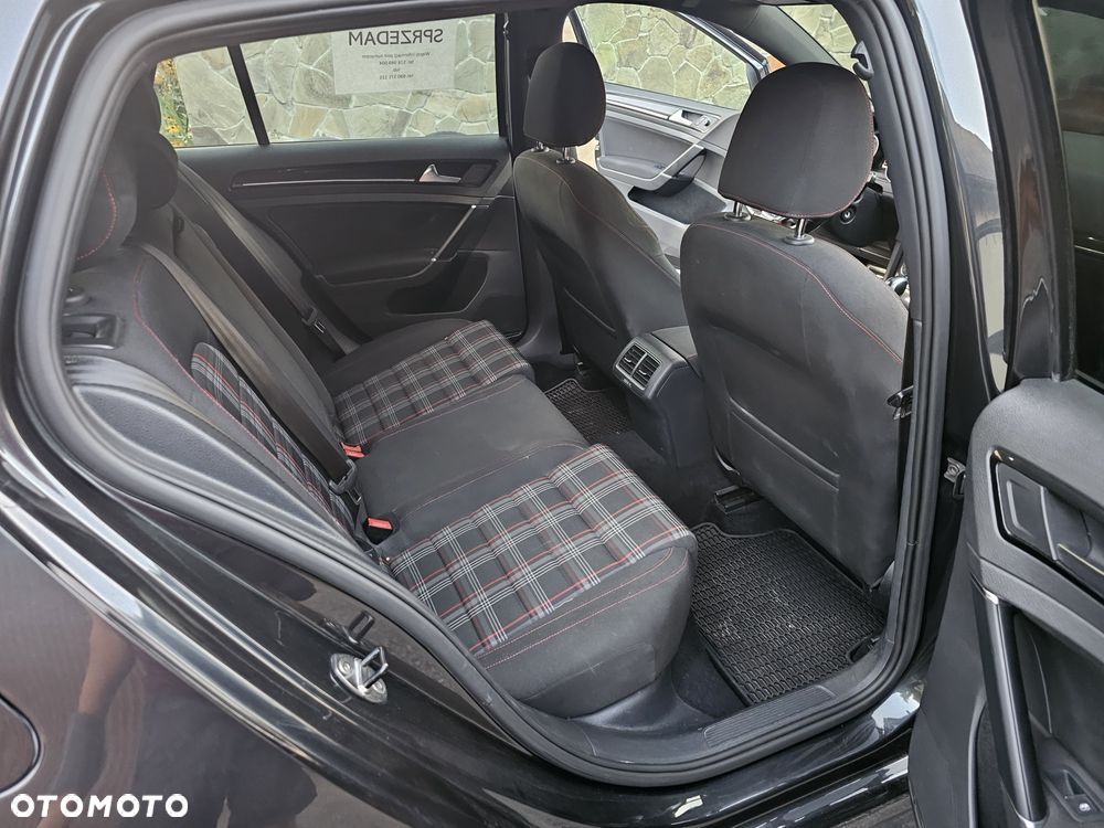 Volkswagen Golf Cabrio GTI DSG - 10