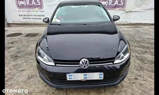 Volkswagen Golf - 10