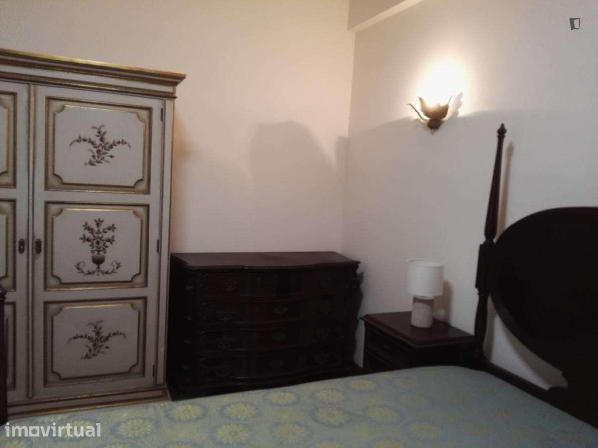 Quarto - localizado em Benfica Lisbon - Grande imagem: 4/26