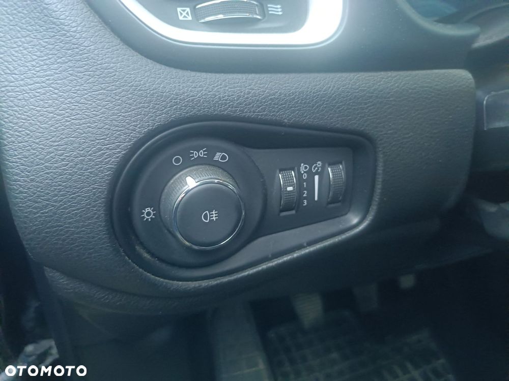 Jeep Renegade 1.6 E-TorQ Sport FWD - 8