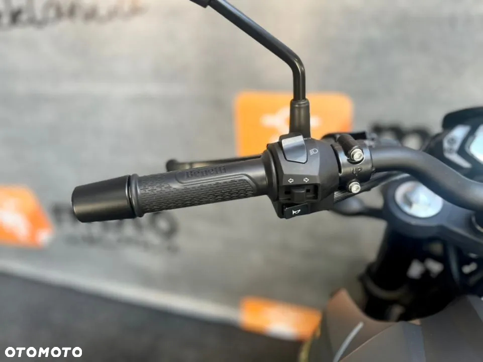 Benelli BN 125 - 13