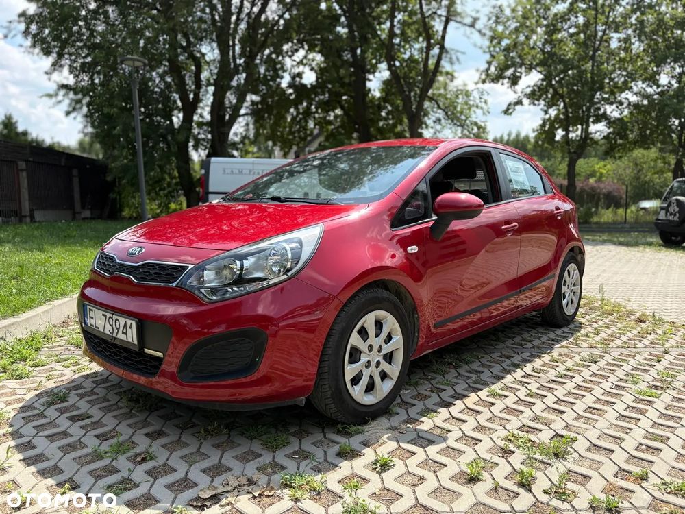 Kia Rio 1.2 L - 8