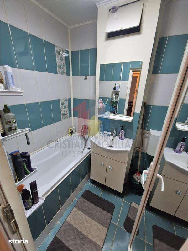 PARTER apartament 1 camera transformat in 2 camere — fotografia 3