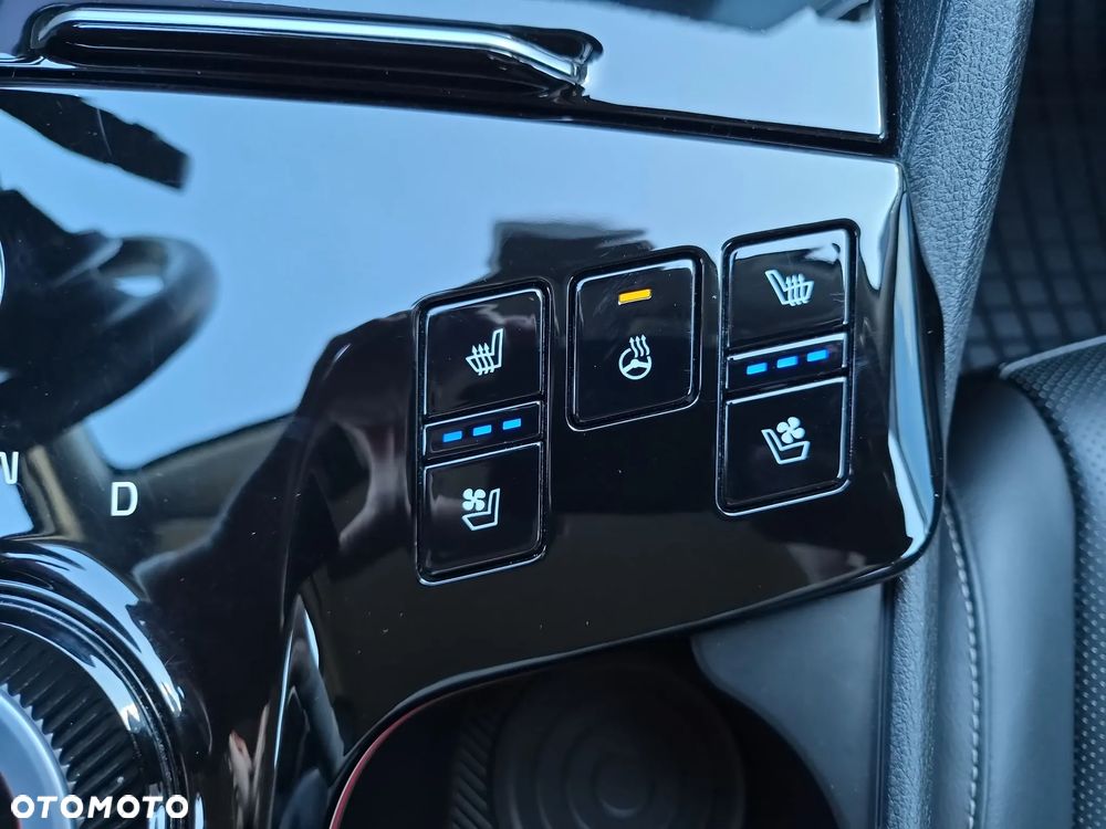 Kia Sportage 1.6 T-GDI HEV Business Line 4WD - 18