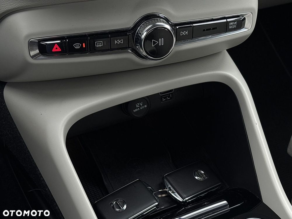 Volvo XC 40 T3 Inscription - 27