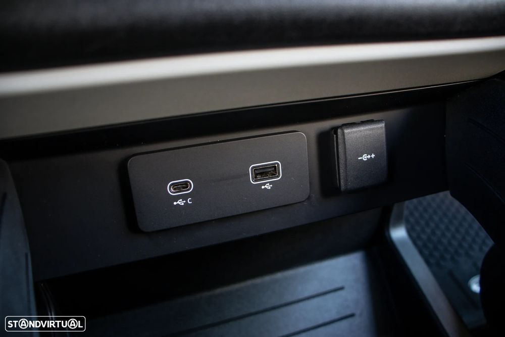 Land Rover Defender 2.0 D 110 AWD S - 29