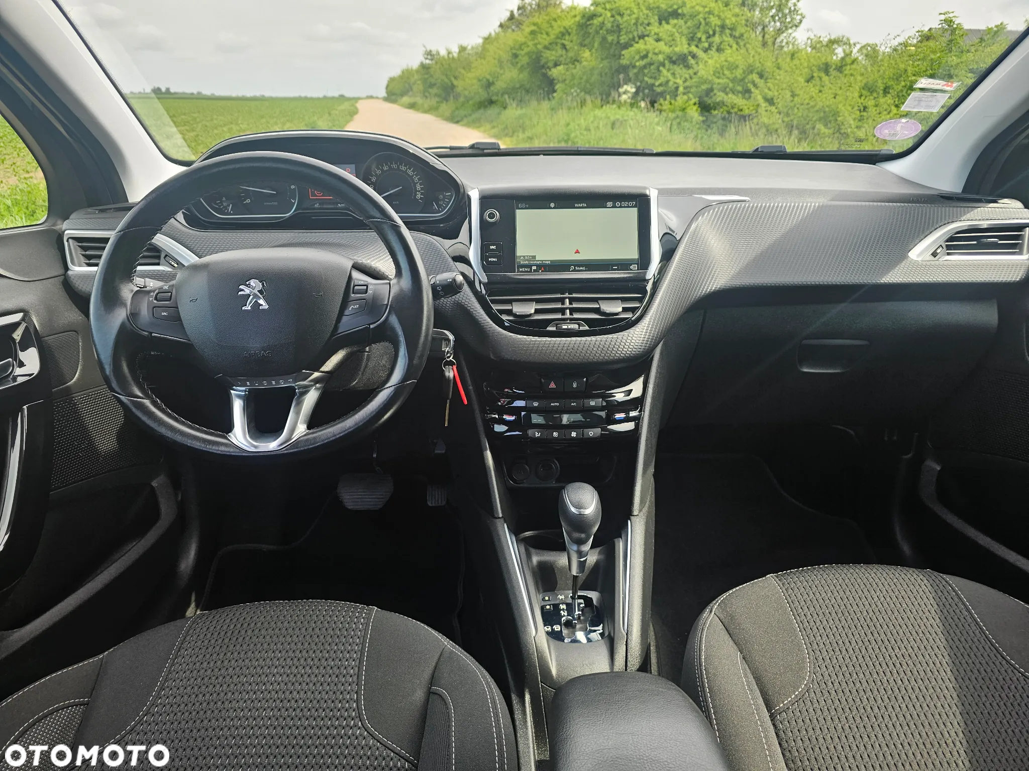 Peugeot 208 1.2 PureTech GPF Signature S&S EAT6 - 7