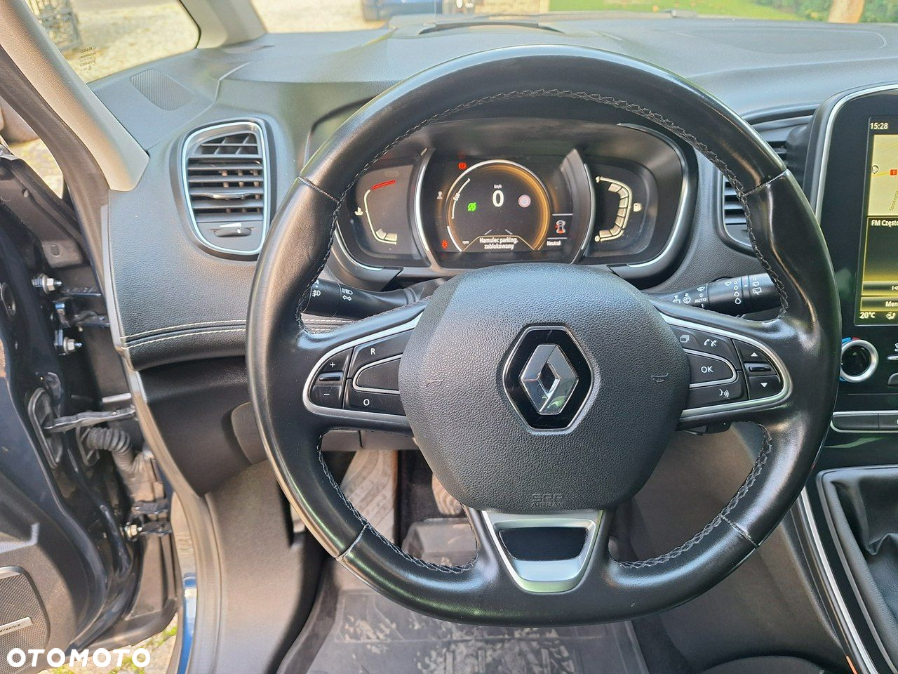 Renault Scenic ENERGY TCe 130 BOSE EDITION - 10