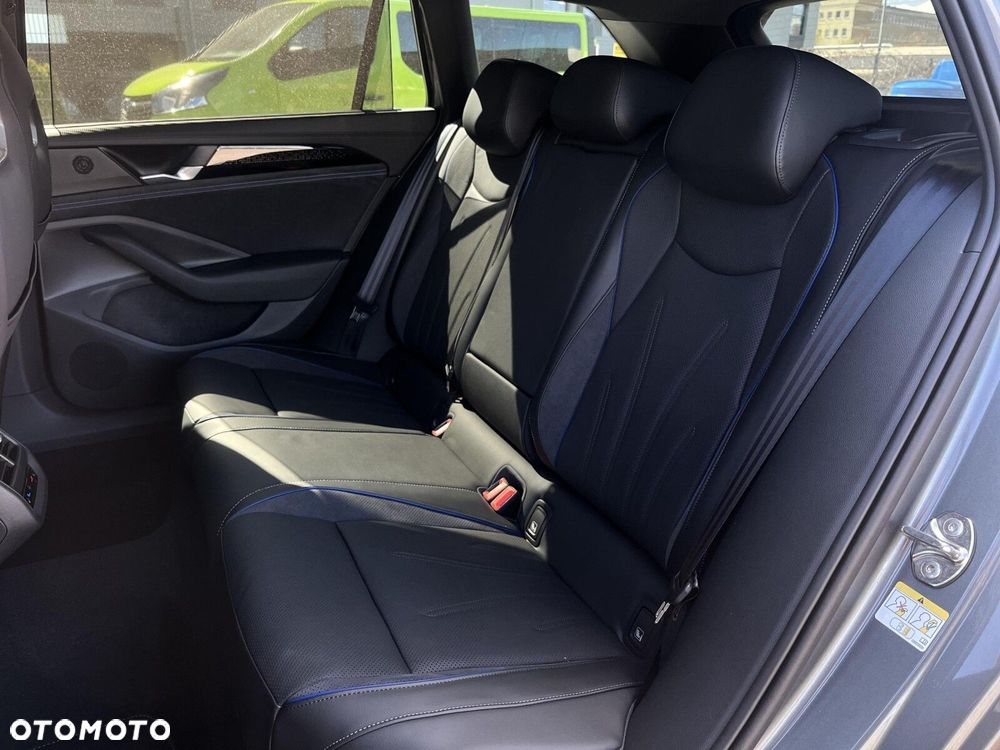 Volkswagen Passat 2.0 TSI 4Mot R-Line Plus DSG - 20