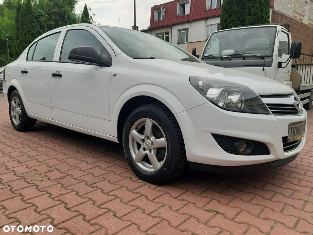 Opel Astra 1.6 Innovation - 10