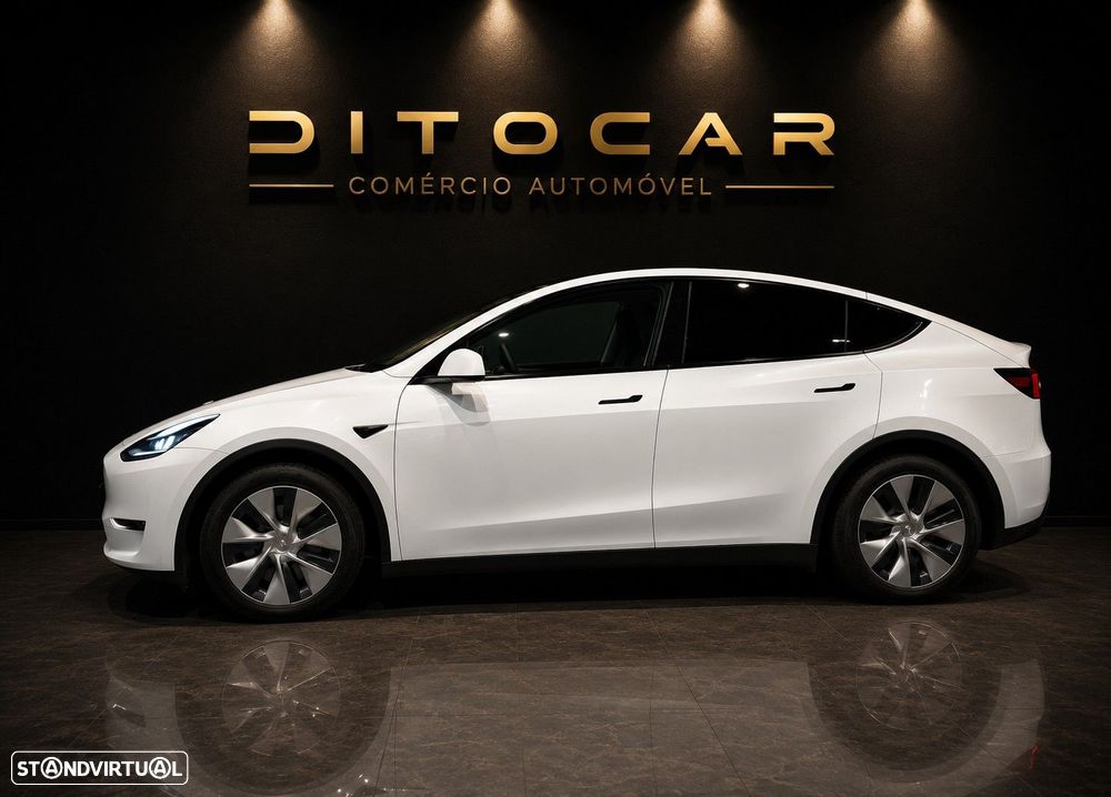 Tesla Model Y Long Range Dual Motor AWD - 2