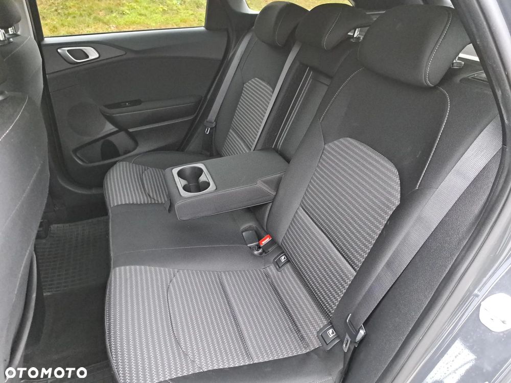 Kia Ceed 1.5 T-GDI M - 17