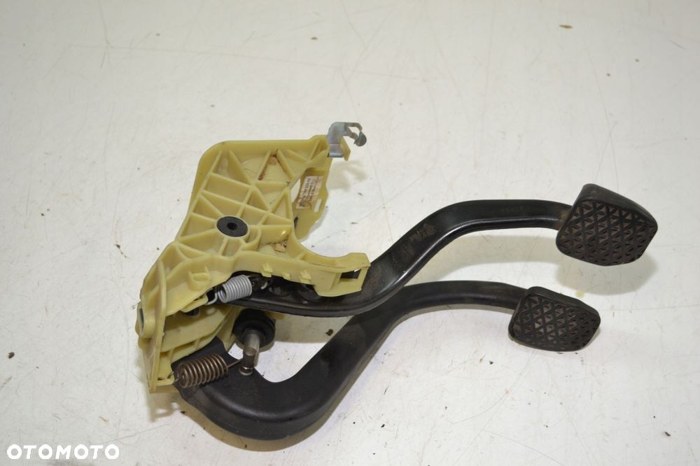 BMW E60 PEDAŁ HAMULCA SPRZĘGŁA 6769220 - 6