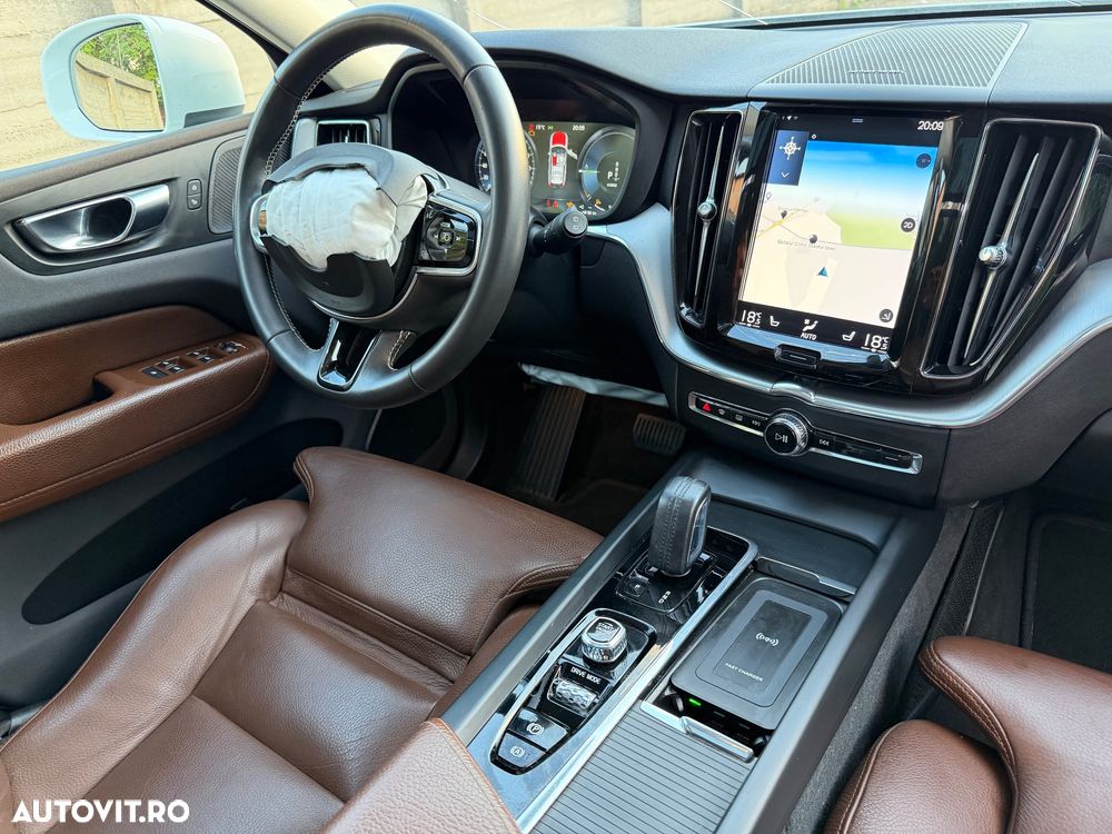 Volvo XC 60 T8 Twin Engine AWD Momentum Pro - 7