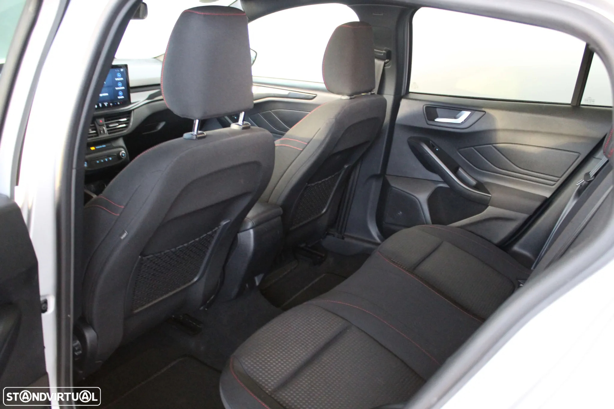 Ford Focus SW 1.0 EcoBoost MHEV ST-Line - 19