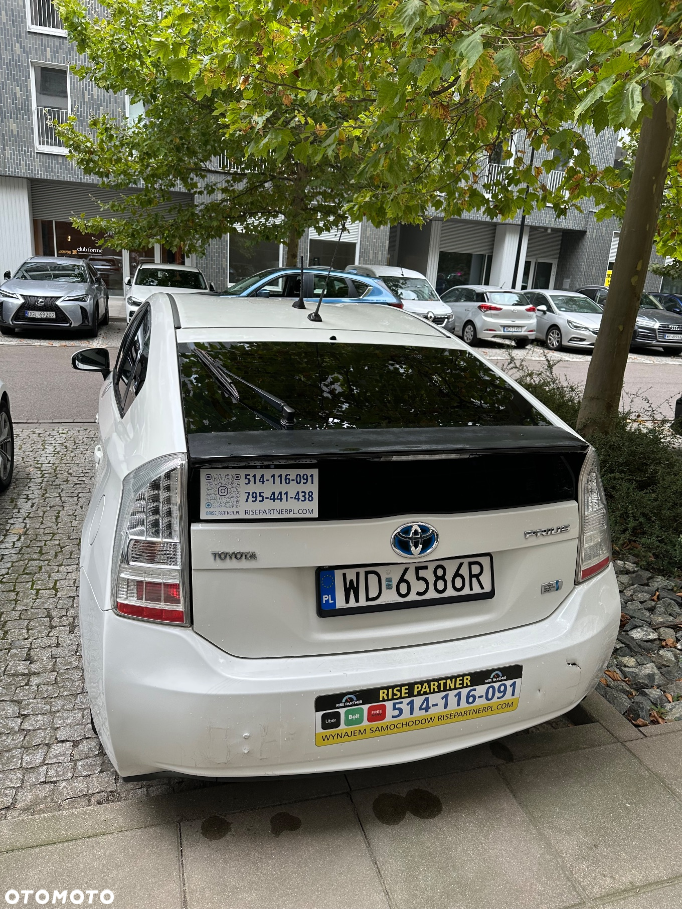 Toyota Prius 1.8 HSD Prestige - 4