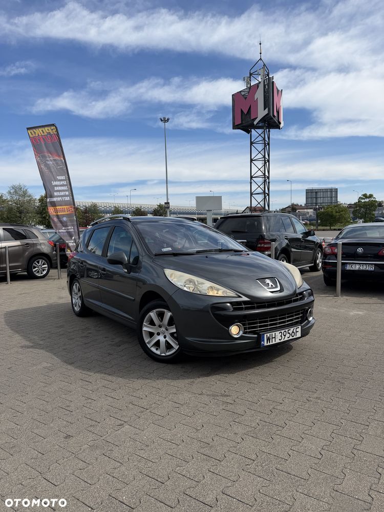 Peugeot 207 - 1