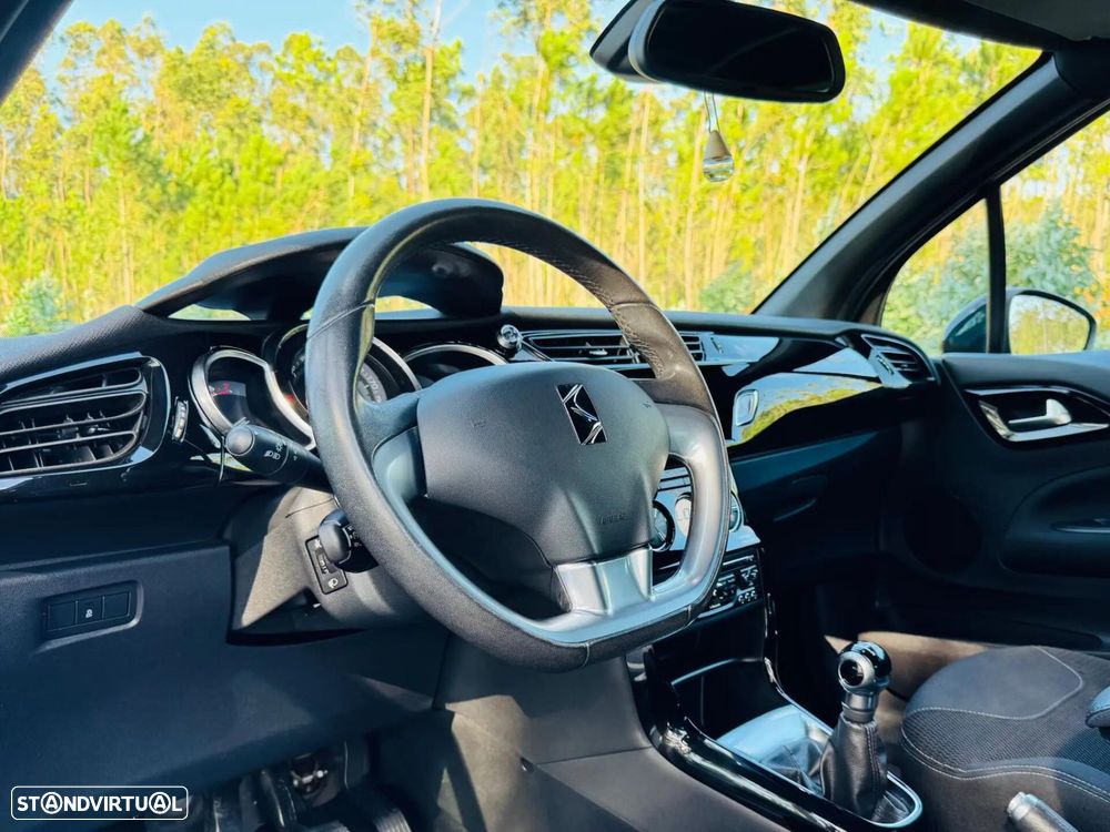 Citroën DS3 Cabrio 1.2 VTi So Chic - 17