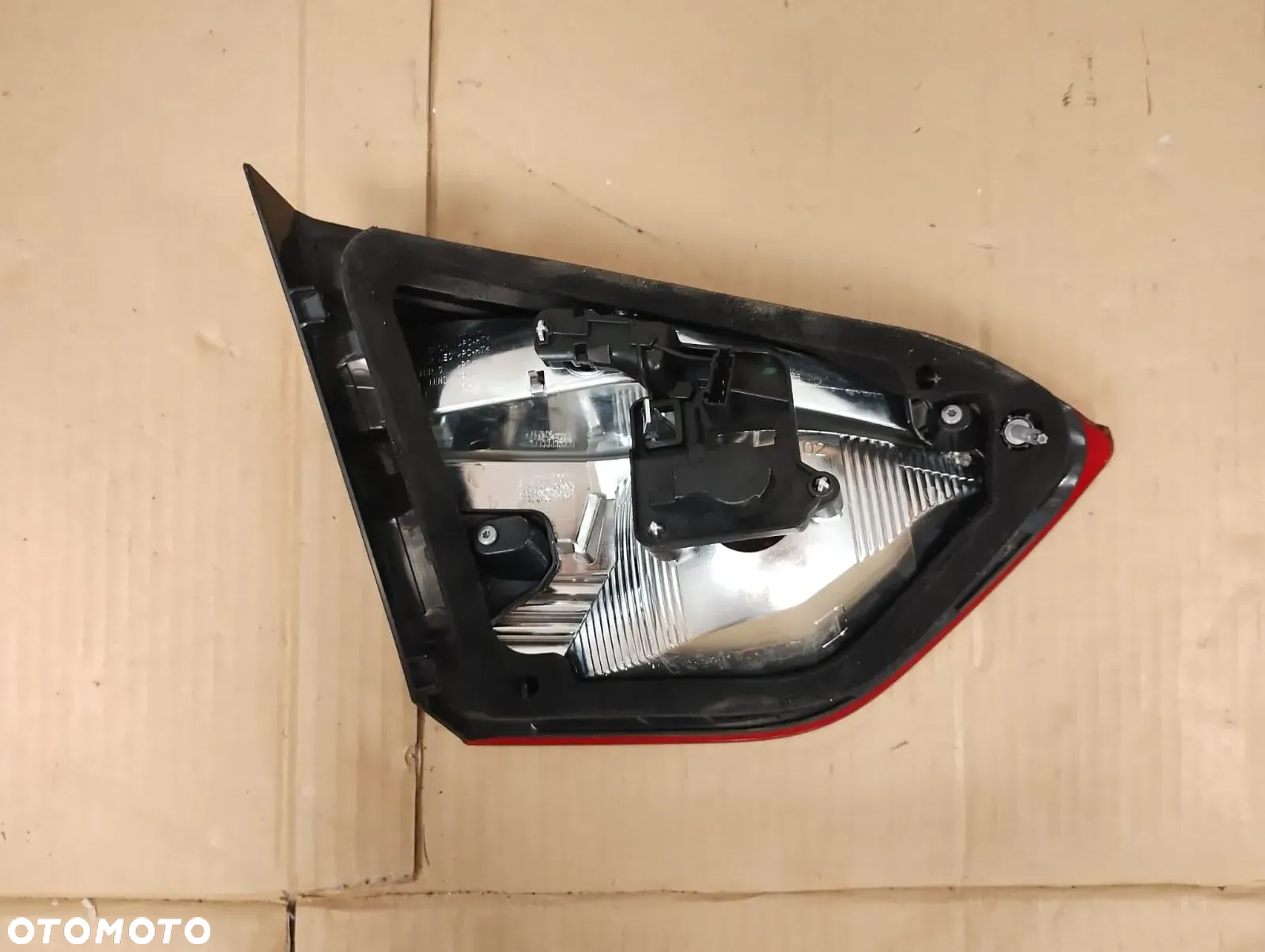 OPEL CROSSLAND X LAMPA PRAWA TYLNA W KLAPE EUROPA - 4