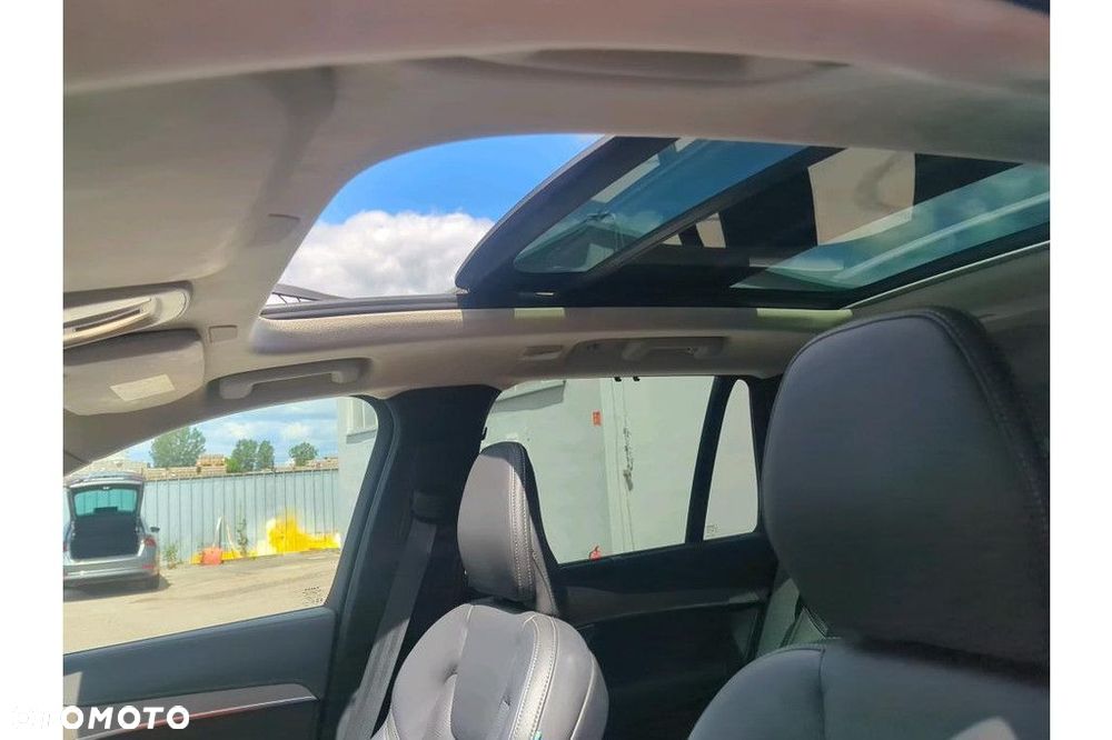 Volvo XC 90 - 18