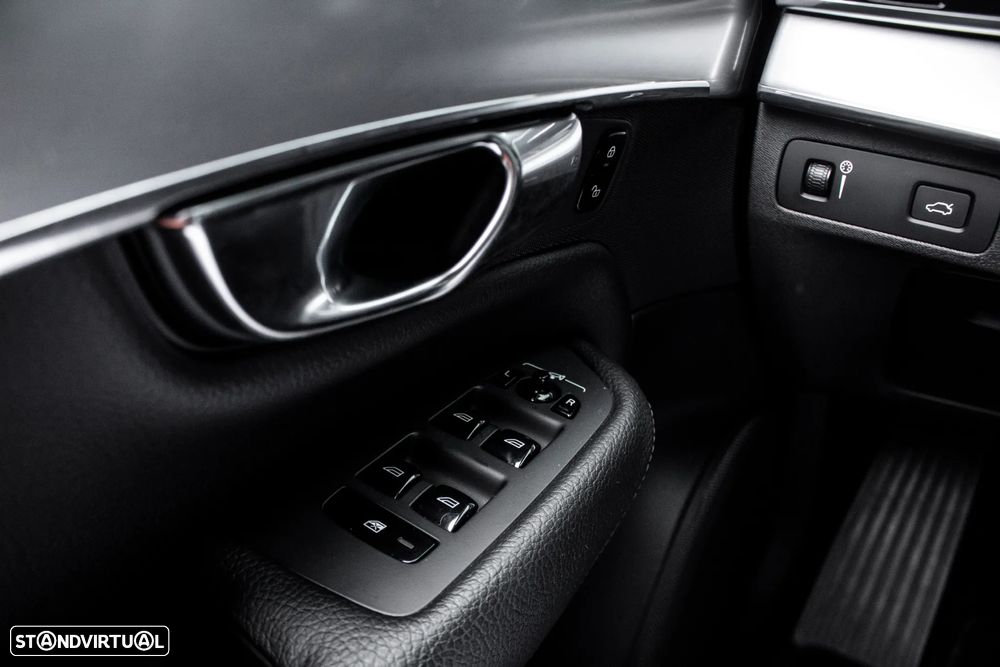 Volvo XC 90 2.0 D4 Momentum - 19