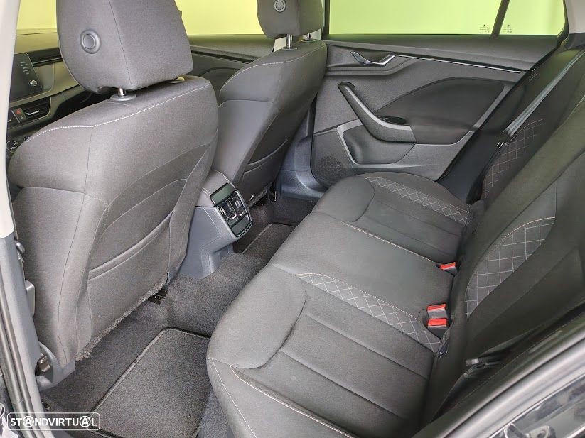 Skoda Kamiq 1.0 TSI Ambition DSG - 9