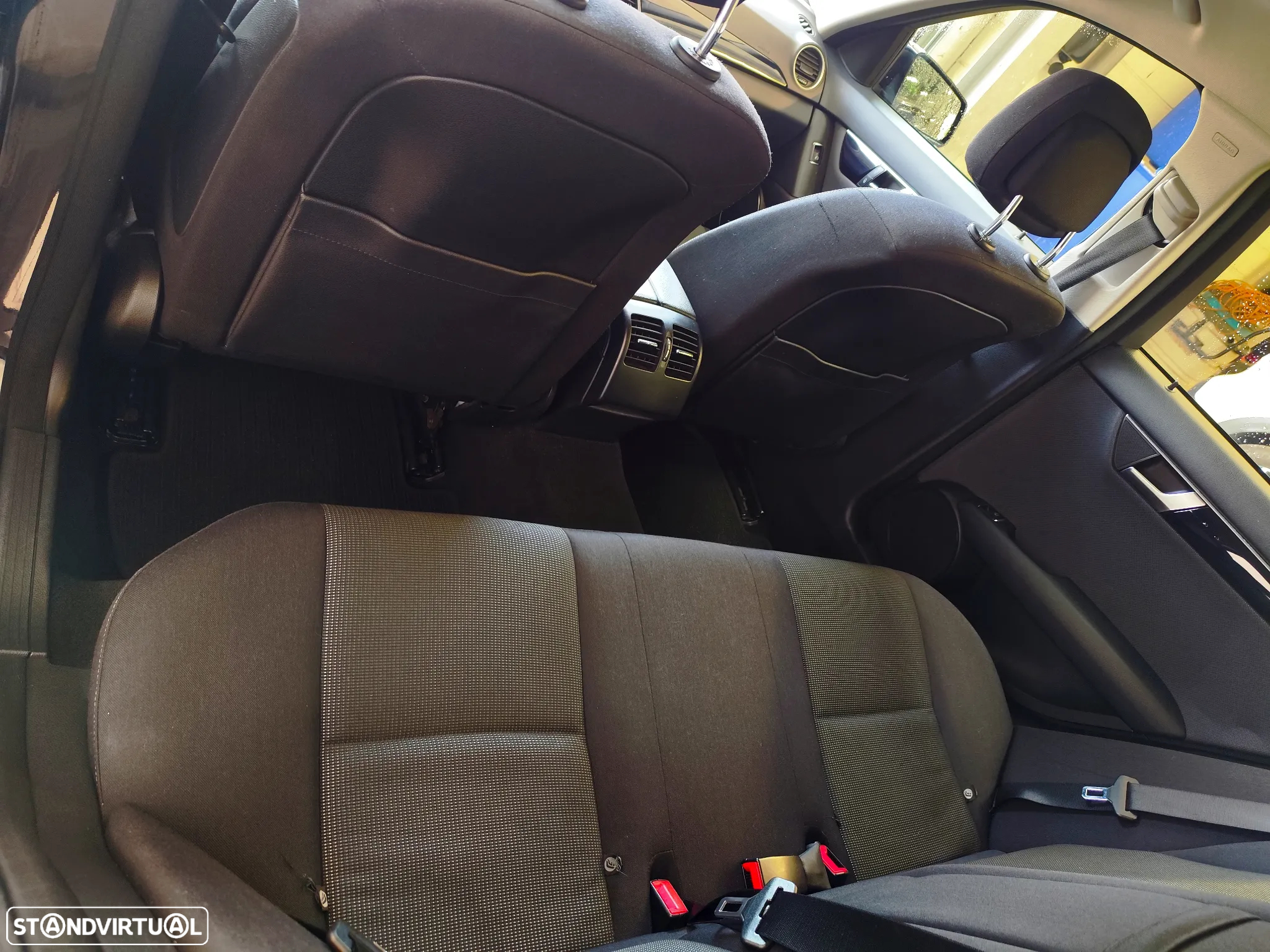 Mercedes-Benz C 200 - 11