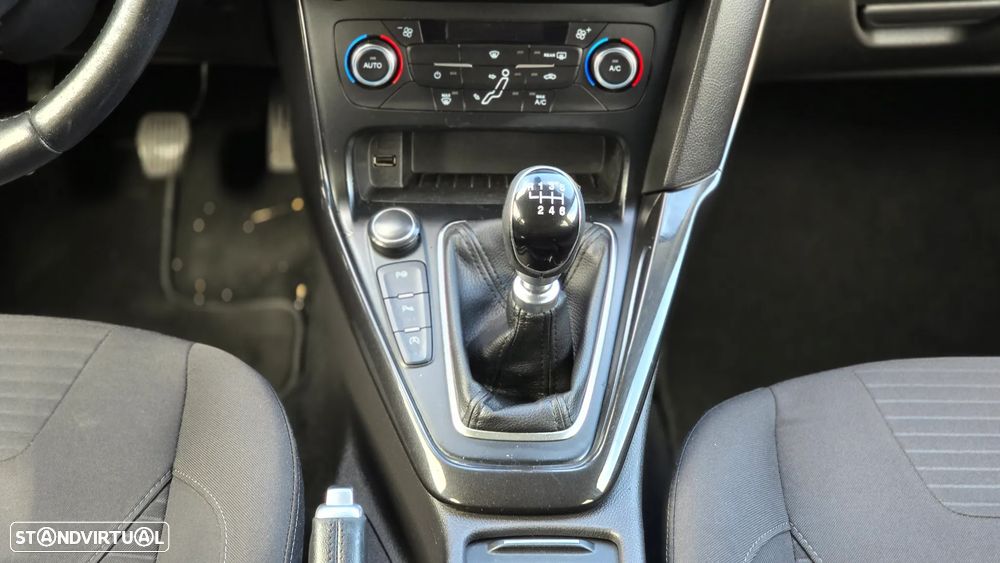 Ford Focus SW 1.5 TDCi Titanium - 18
