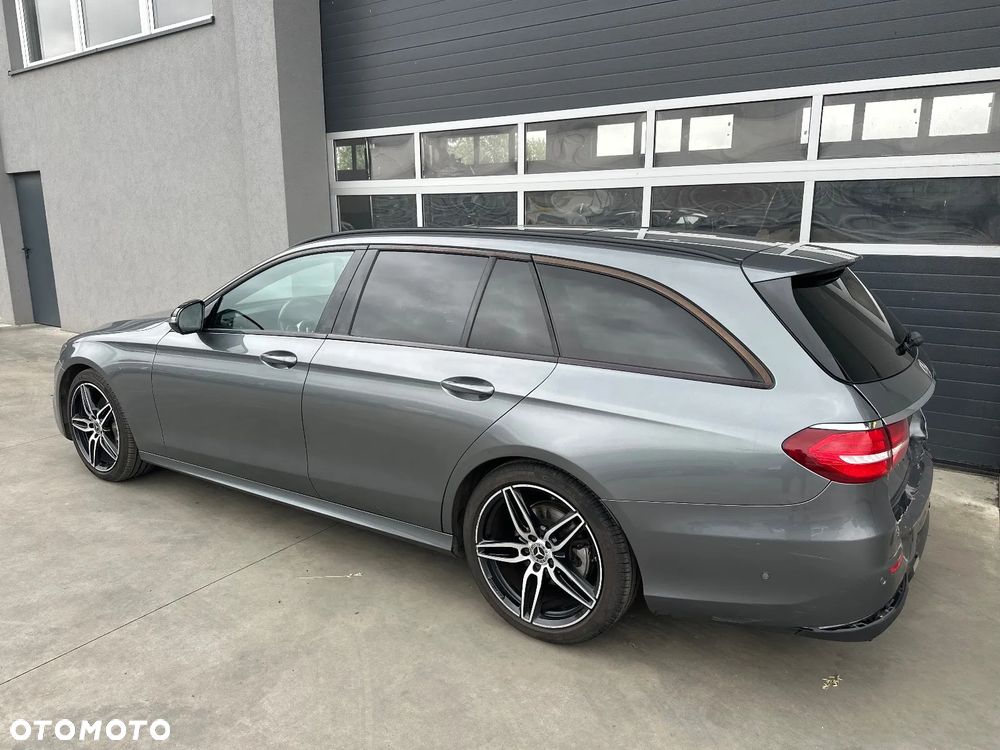 Mercedes-Benz Klasa E 220 d 4-Matic AMG - 4
