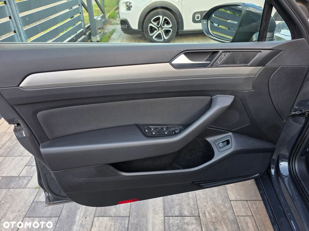 Volkswagen Passat 2.0 TDI EVO Essence - 12