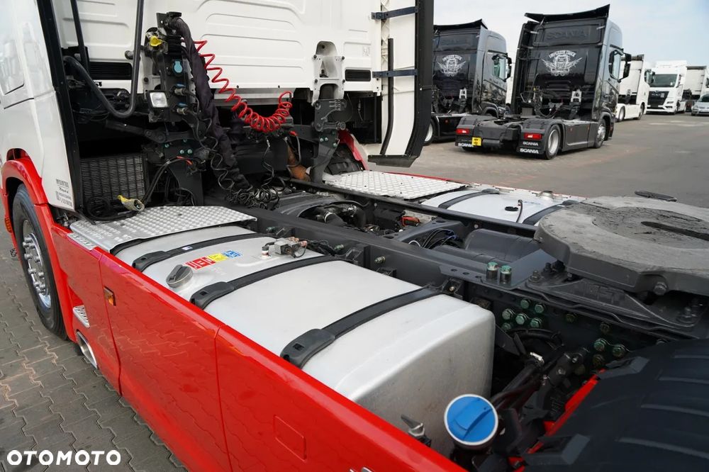 Scania S 580 / V8 / RETARDER / KLIMA POSTOJOWA / CAŁA NA PODUSZKACH / ALUFELGI  /  SKÓRY / OPONY 100% / - 14