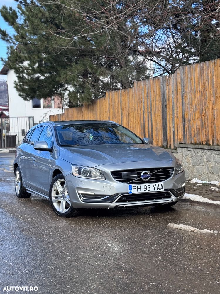 Volvo V60 D5 AWD Basic - 4