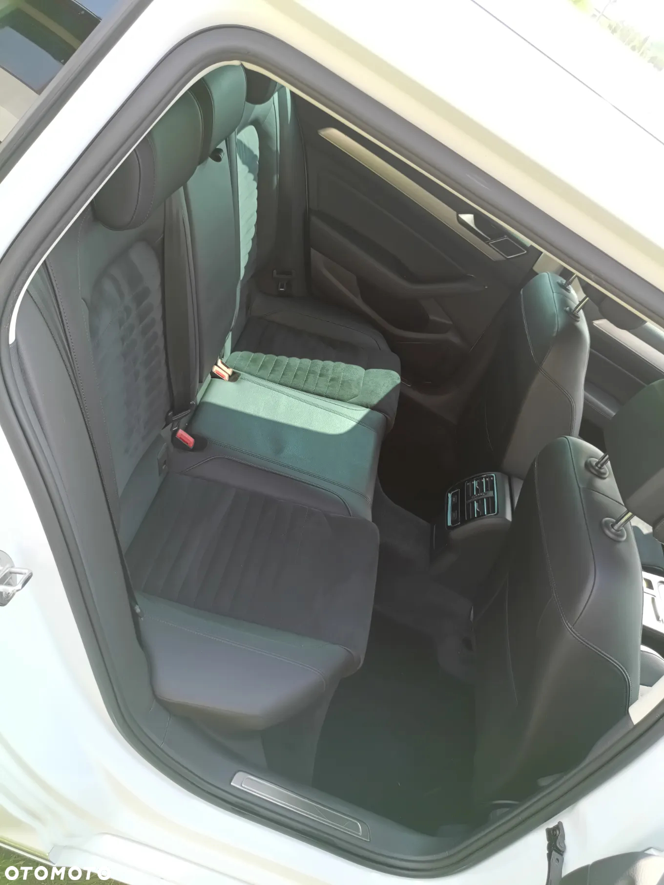 Volkswagen Passat - 31