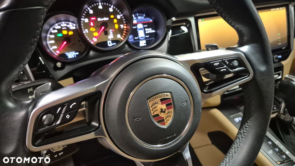 Porsche Macan Turbo PDK - 12