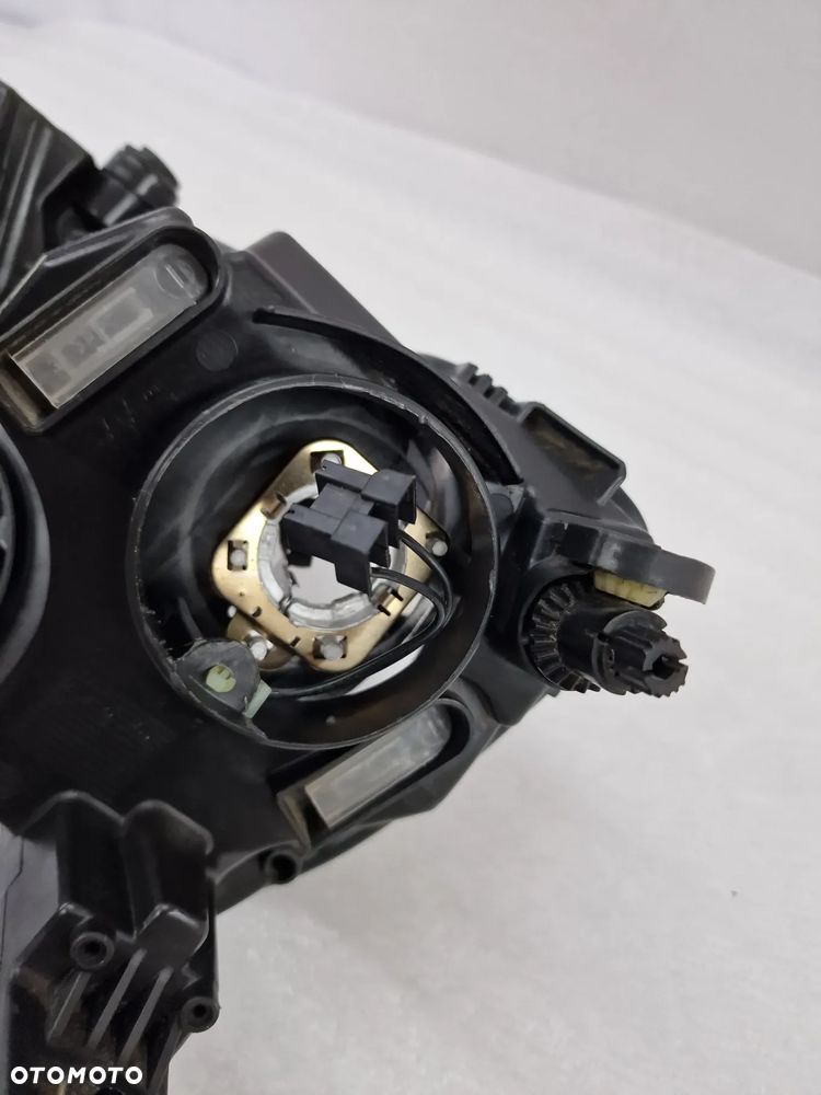 SKODA RAPID 12- PRAWA ZWYKŁA LAMPA PRZEDNIA PRZÓD , NR 5JB941016 , NR AUKCJI LA138 - 18