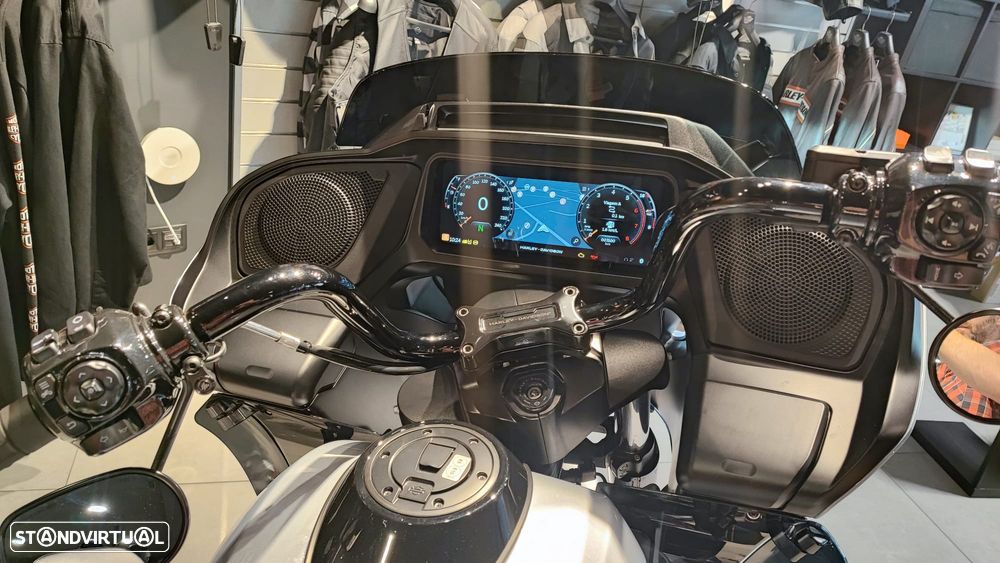 Harley-Davidson Road Glide - 16