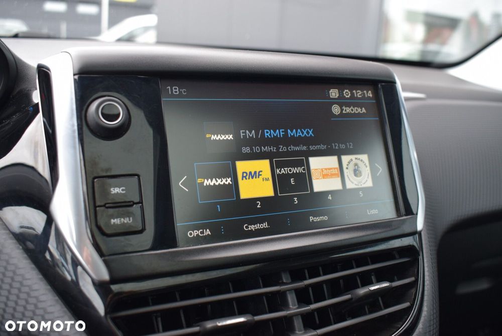 Peugeot 2008 1.2 Pure Tech Allure S&S - 21
