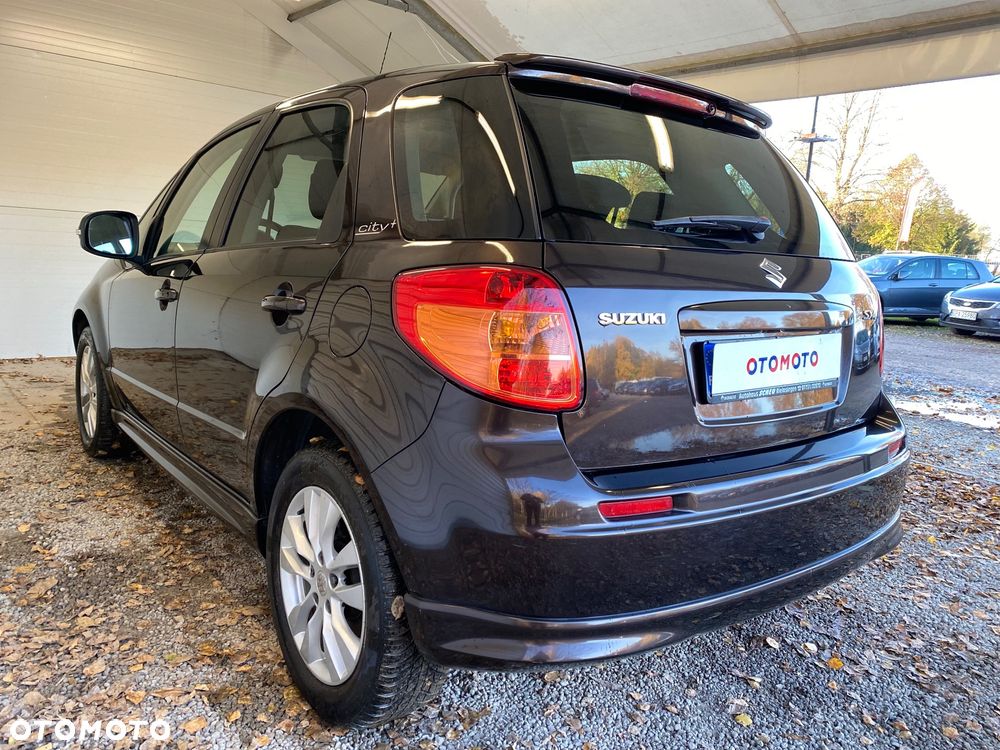 Suzuki SX4 1.6 Premium - 24