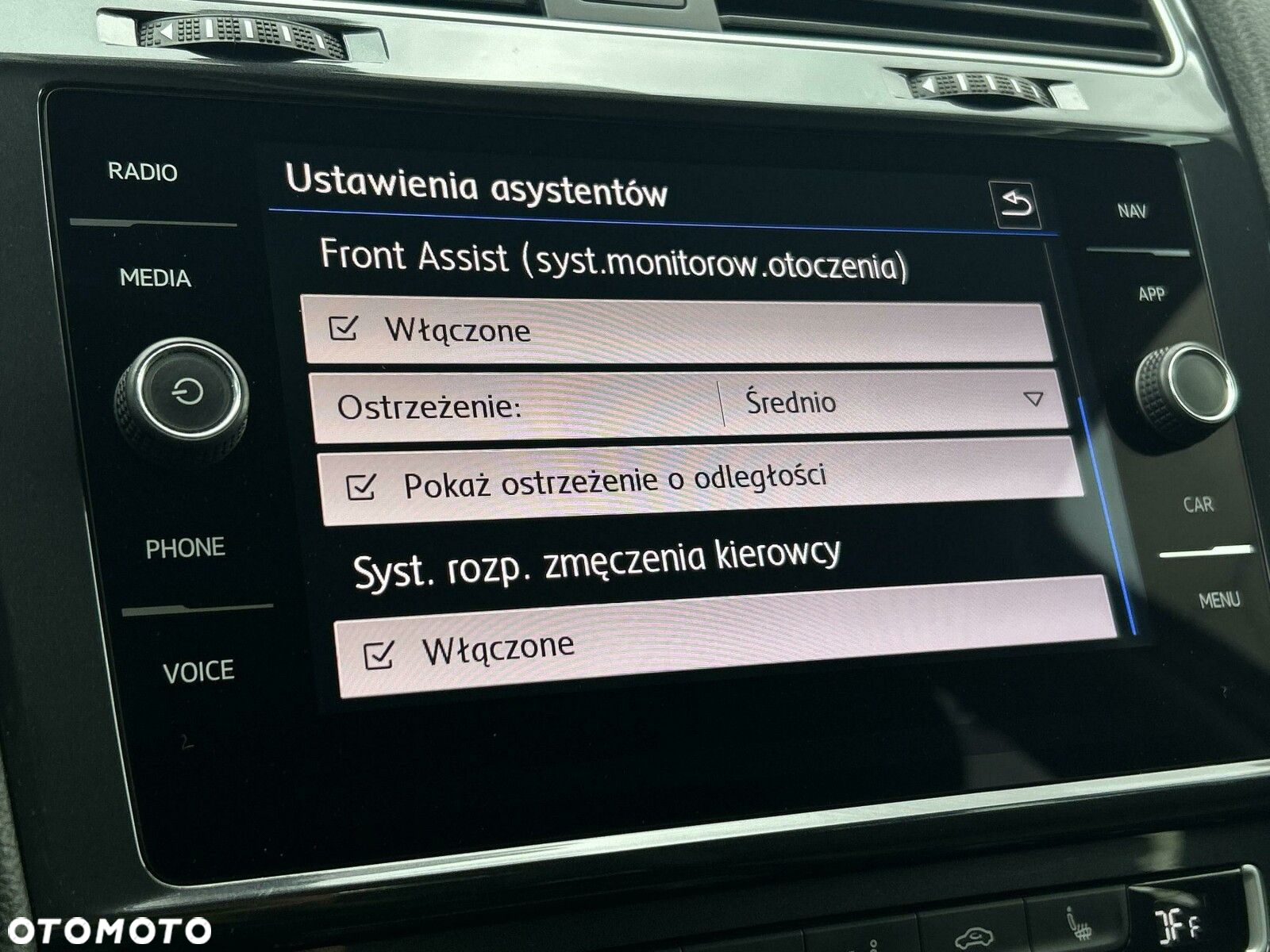 Volkswagen Golf VII 1.5 TSI BMT Comfortline - 25