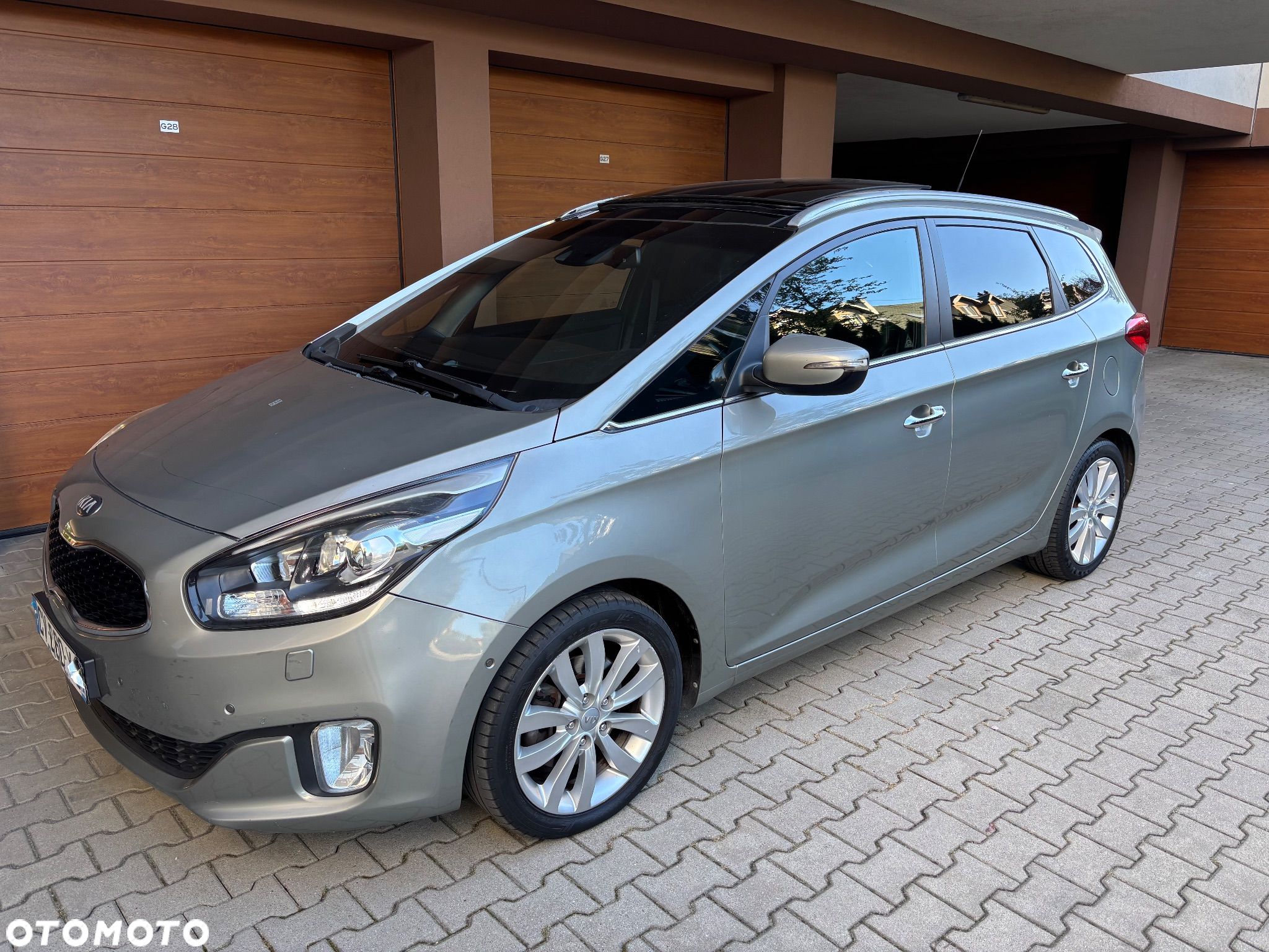 Kia Carens 1.7 CRDi 136 Dream Team Edition - 1