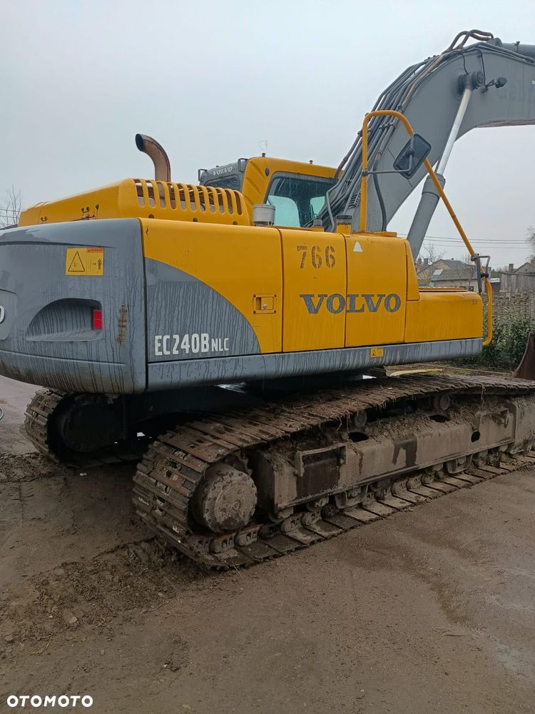 Volvo EC240 BNLC - 6
