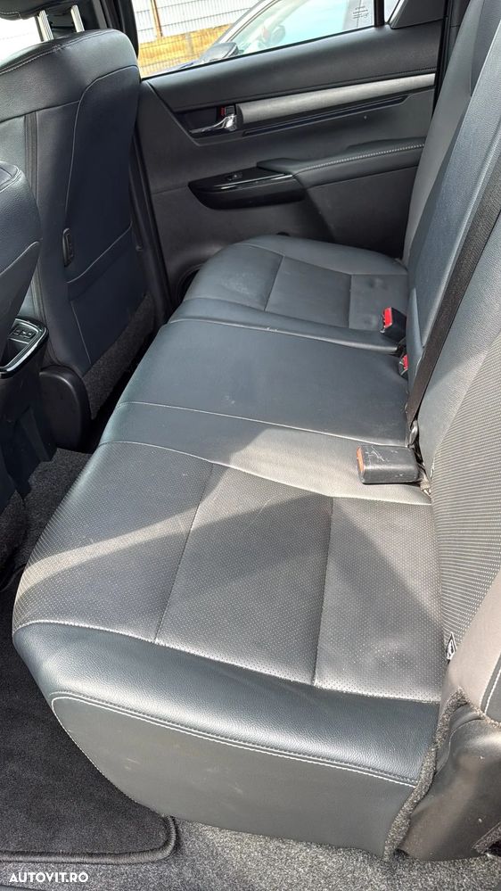 Toyota Hilux 2.8D 204CP 4x4 Double Cab AT Executive - 3