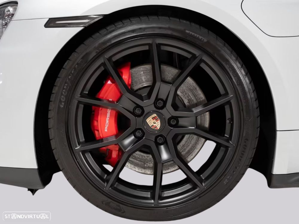 Porsche Taycan Sport Turismo - 4
