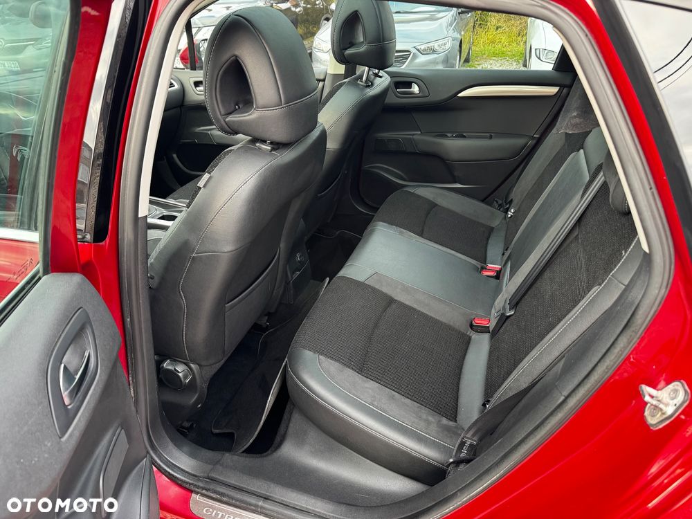 Citroën C4 VTi 120 Exclusive - 23