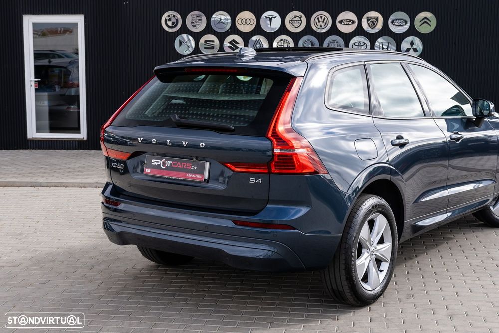 Volvo XC 60 2.0 B4 Momentum - 8